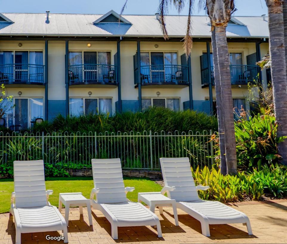 Mercure Bunbury Sanctuary Golf Resort Bagian luar foto