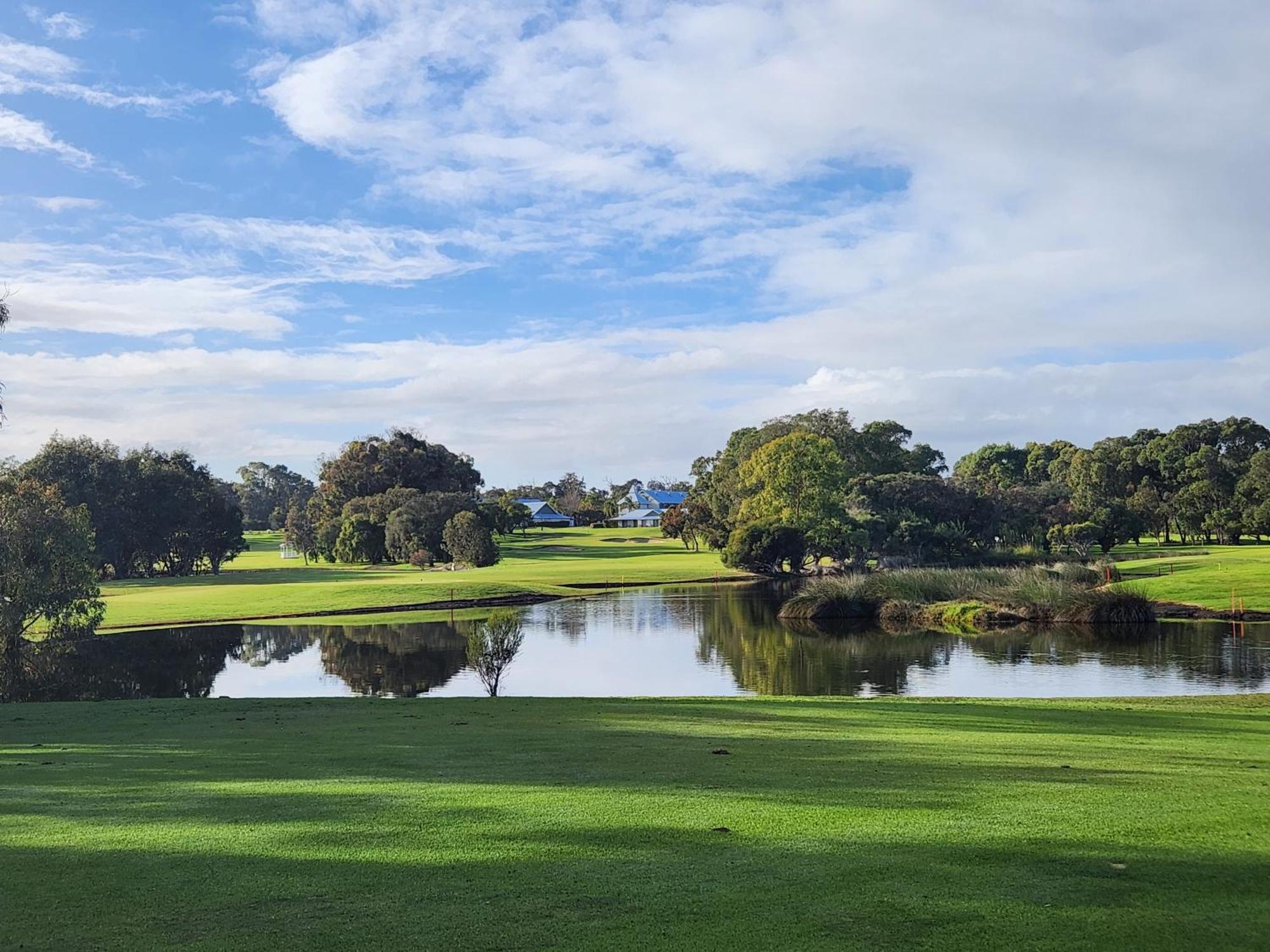 Mercure Bunbury Sanctuary Golf Resort Bagian luar foto