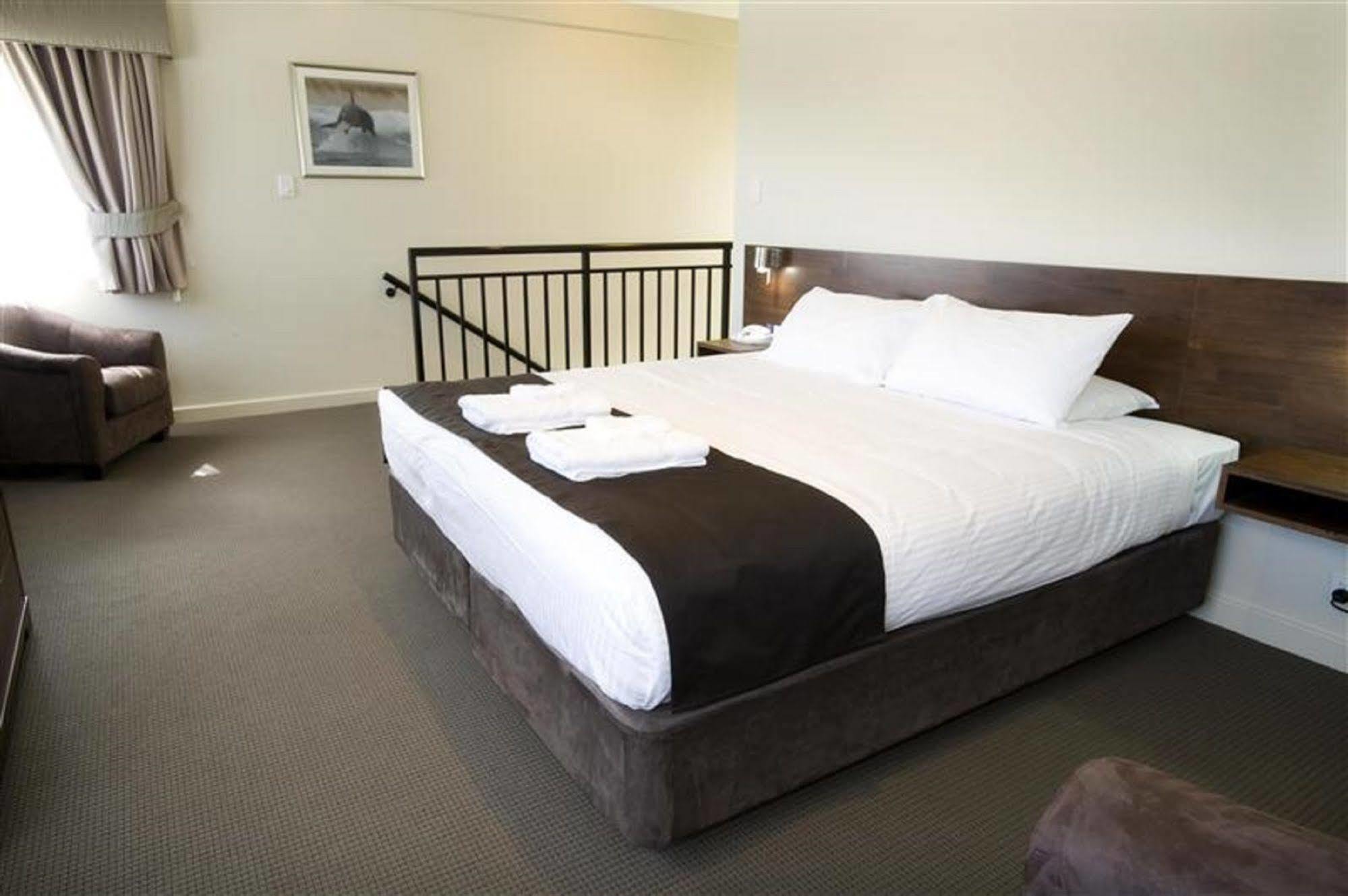 Mercure Bunbury Sanctuary Golf Resort Bagian luar foto