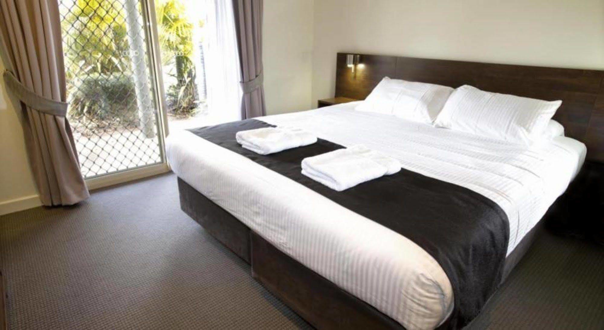 Mercure Bunbury Sanctuary Golf Resort Bagian luar foto