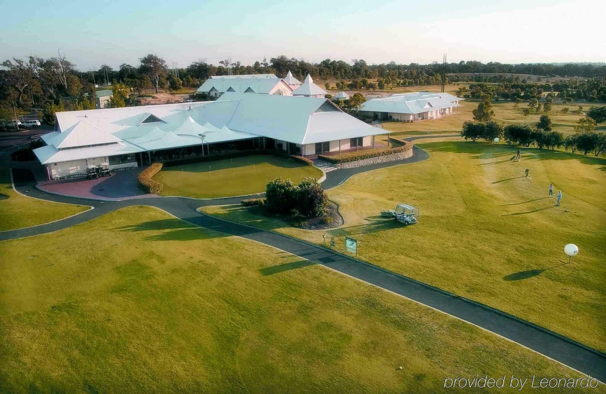 Mercure Bunbury Sanctuary Golf Resort Bagian luar foto